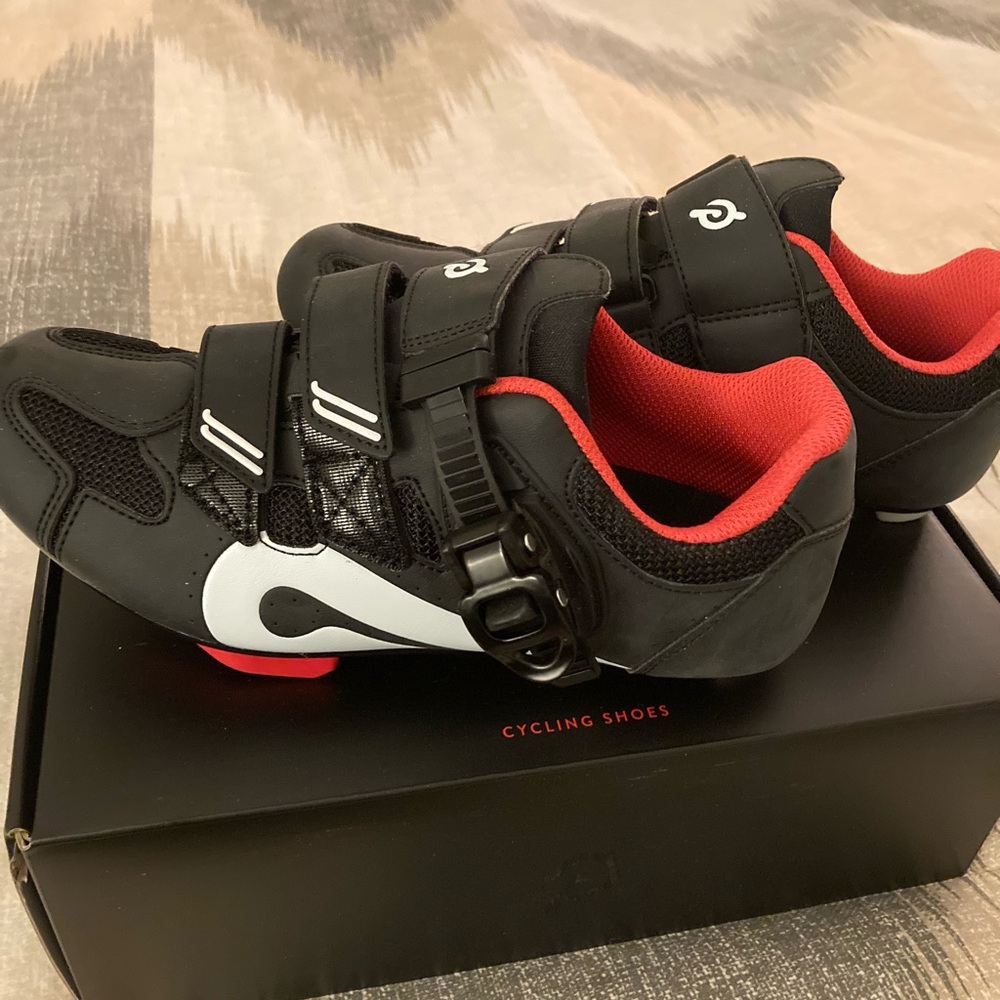 Peloton shoes size 37- excellent condition